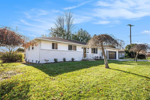 Builiding view twenty six for 1524 Sweet, Grand Rapids, MI. 49505