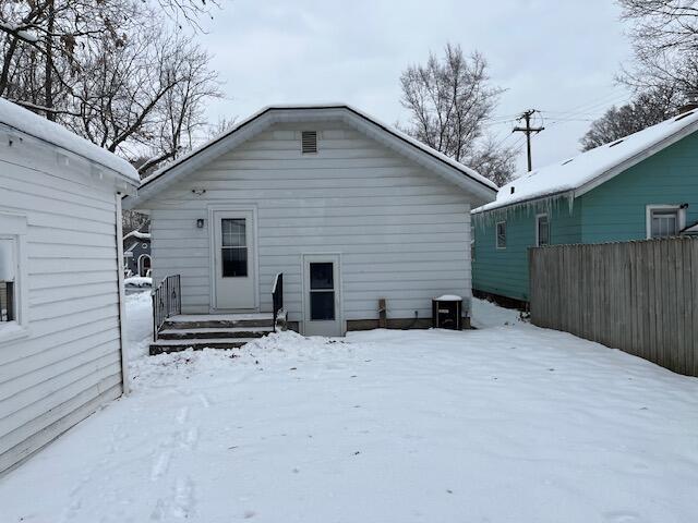 Builiding view fourteen for 946 Hazen, Grand Rapids, MI. 49507