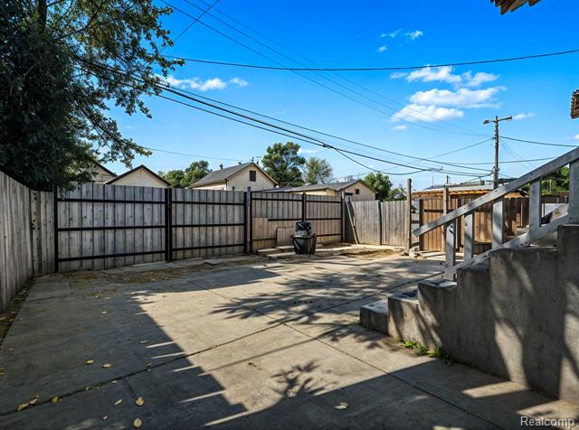 Builiding view thirty four for 5427 Central, Detroit, MI. 48210