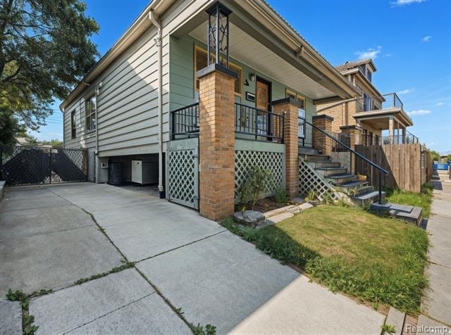 Builiding view thirty seven for 5427 Central, Detroit, MI. 48210