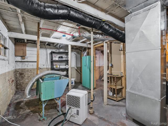 Builiding view thirty for 5427 Central, Detroit, MI. 48210