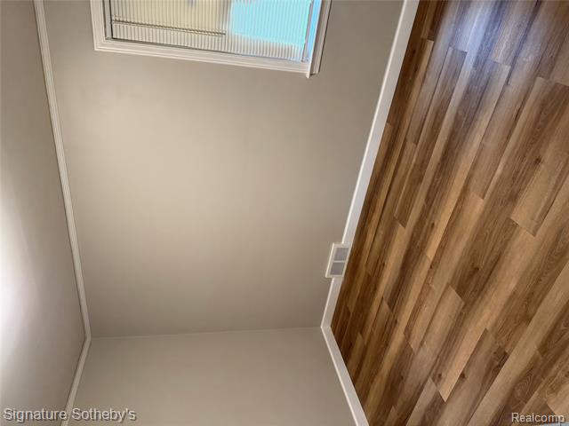 Builiding view eleven for 9509 Lakepointe, Detroit, MI. 48224