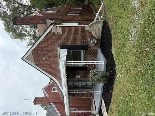 Builiding view one for 9509 Lakepointe, Detroit, MI. 48224