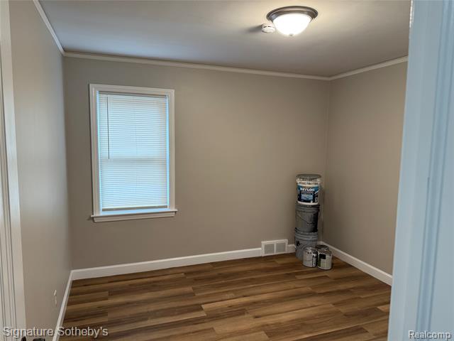 Builiding view ten for 9509 Lakepointe, Detroit, MI. 48224