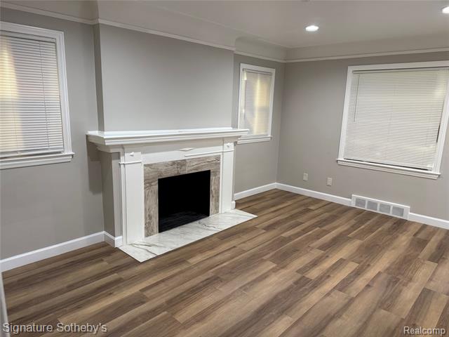 Builiding view three for 9509 Lakepointe, Detroit, MI. 48224