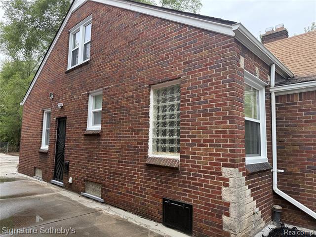 Builiding view twenty two for 9509 Lakepointe, Detroit, MI. 48224