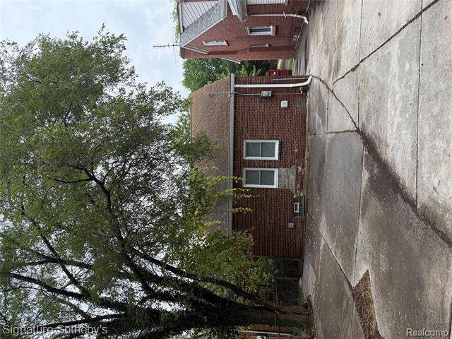 Builiding view twenty for 9509 Lakepointe, Detroit, MI. 48224