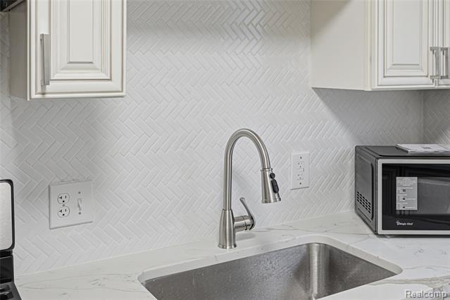 Builiding view eleven for 19980 Stoepel, Detroit, MI. 48221