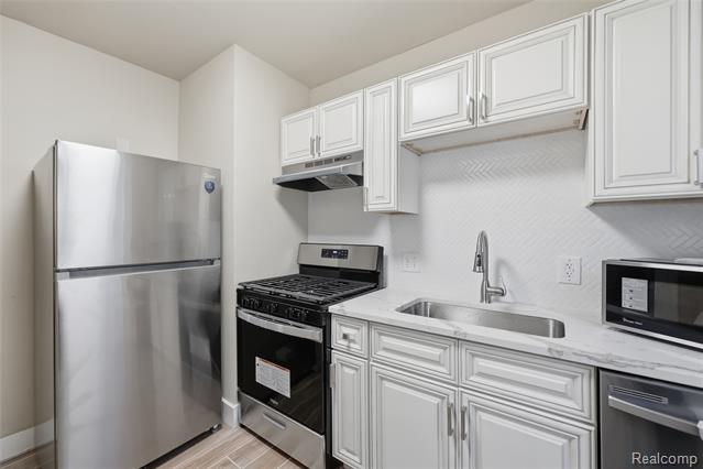 Builiding view fourteen for 19980 Stoepel, Detroit, MI. 48221