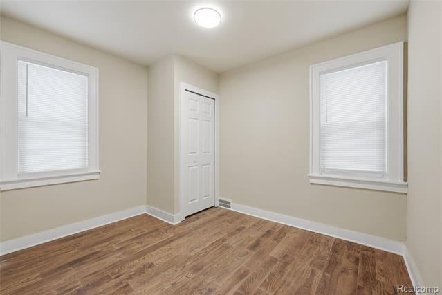 Builiding view seventeen for 19980 Stoepel, Detroit, MI. 48221