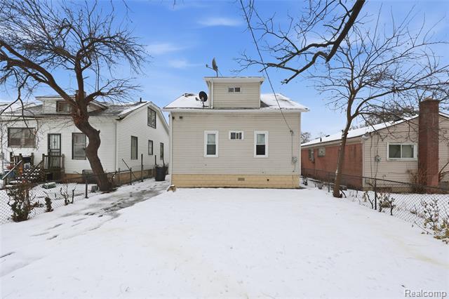 Builiding view thirty four for 19980 Stoepel, Detroit, MI. 48221