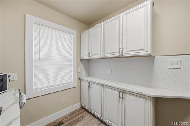 Builiding view twelve for 19980 Stoepel, Detroit, MI. 48221