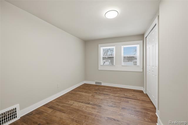 Builiding view twenty for 19980 Stoepel, Detroit, MI. 48221