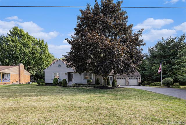 front view for 5294 E Atherton Road, Burton, Mi. 48519