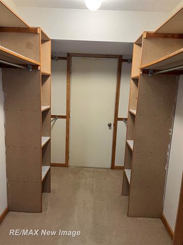 Builiding view eighteen for 4600 Oakridge, Midland, MI. 48640