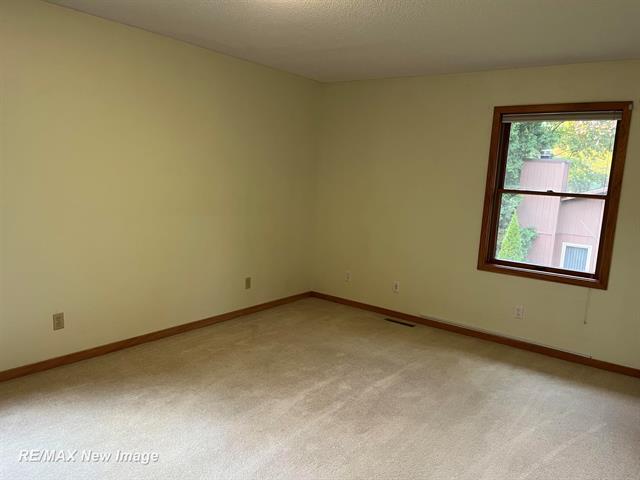 Builiding view fifteen for 4600 Oakridge, Midland, MI. 48640