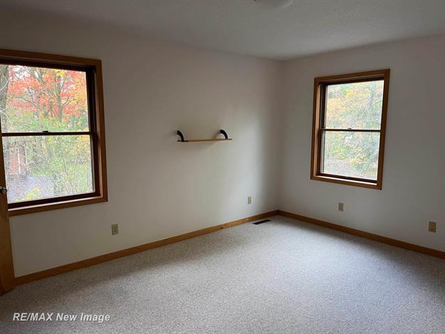 Builiding view ten for 4600 Oakridge, Midland, MI. 48640