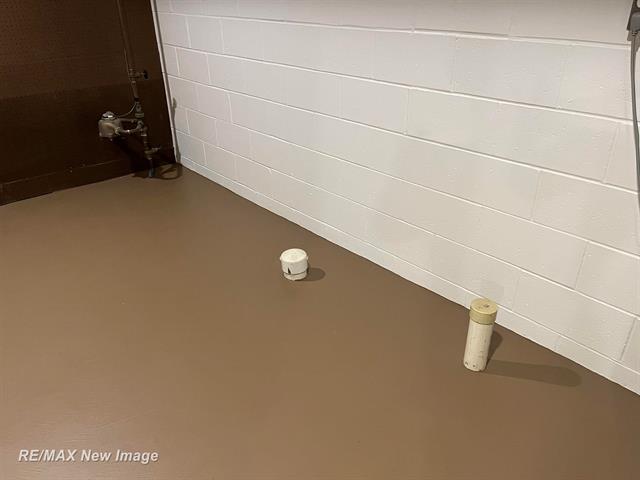 Builiding view twenty eight for 4600 Oakridge, Midland, MI. 48640