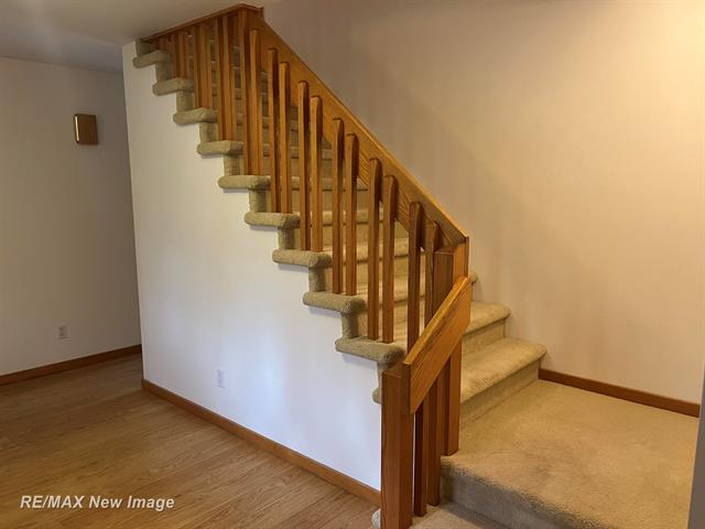 Builiding view twenty five for 4600 Oakridge, Midland, MI. 48640