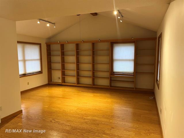 Builiding view twenty seven for 4600 Oakridge, Midland, MI. 48640