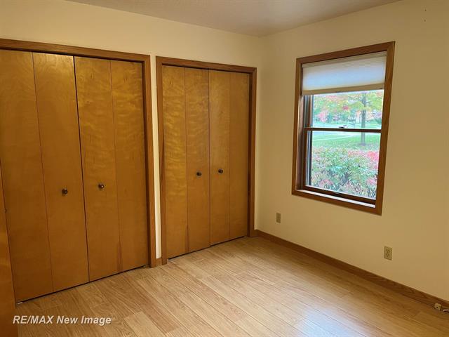 Builiding view twenty three for 4600 Oakridge, Midland, MI. 48640