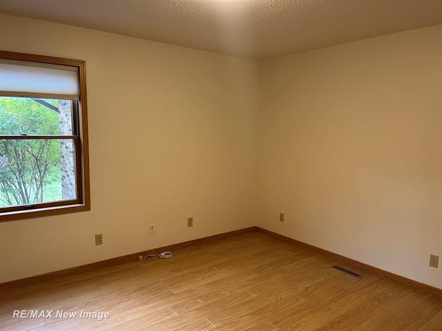 Builiding view twenty two for 4600 Oakridge, Midland, MI. 48640