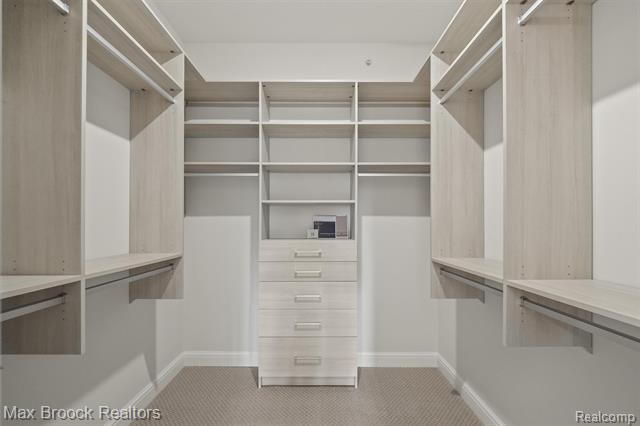 Builiding view eighteen for 7477 Gramercy, West Bloomfield, MI. 48322