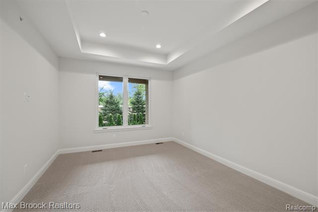 Builiding view fifteen for 7477 Gramercy, West Bloomfield, MI. 48322