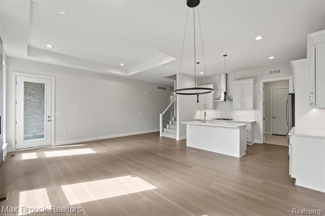 Builiding view nine for 7477 Gramercy, West Bloomfield, MI. 48322