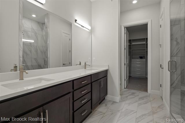 Builiding view seventeen for 7477 Gramercy, West Bloomfield, MI. 48322