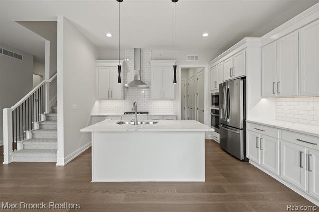 Builiding view ten for 7477 Gramercy, West Bloomfield, MI. 48322