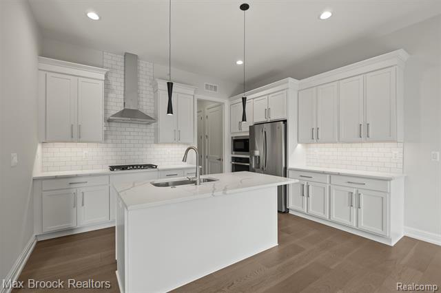 Builiding view thirteen for 7477 Gramercy, West Bloomfield, MI. 48322