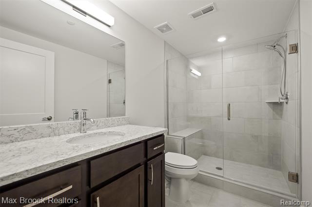 Builiding view thirty for 7477 Gramercy, West Bloomfield, MI. 48322