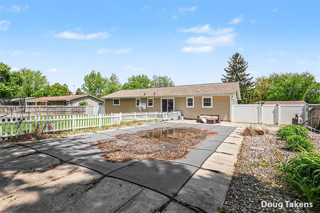 Builiding view three for 7439 Eastlane, Jenison, MI. 49428