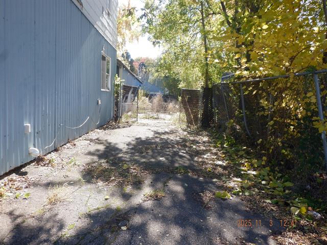 Builiding view eighteen for 816 Stockbridge, Kalamazoo, MI. 49001