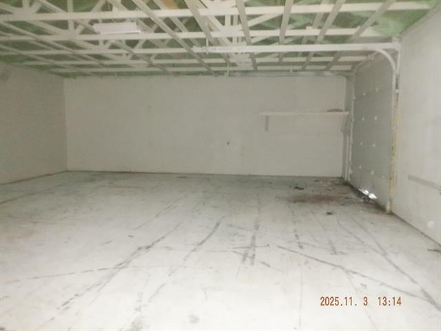 Builiding view sixteen for 816 Stockbridge, Kalamazoo, MI. 49001