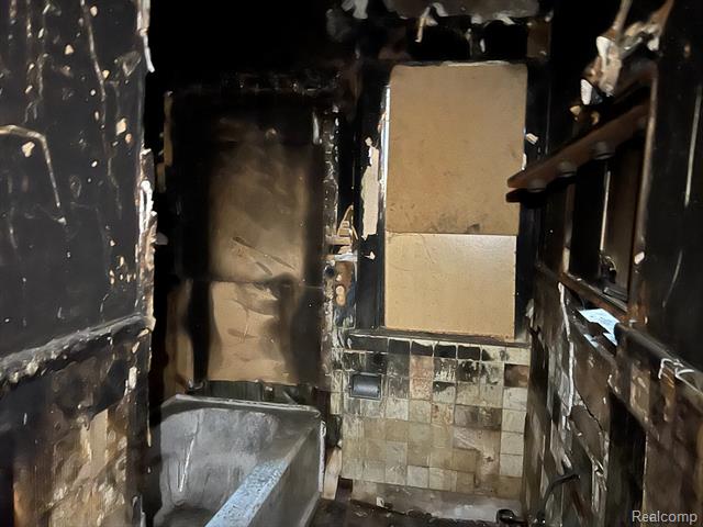 Builiding view eight for 11791 Minden, Detroit, MI. 48205