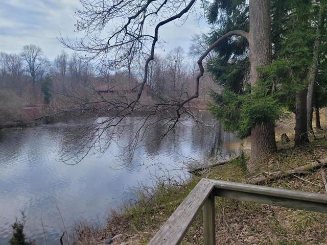 Builiding view thirty for 6 Cider Hill, Douglas, MI. 49406