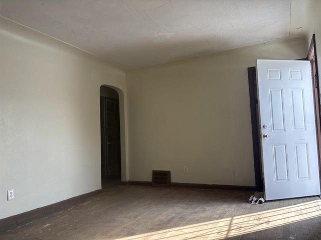 Builiding view fifteen for 19436 Albany, Detroit, MI. 48234