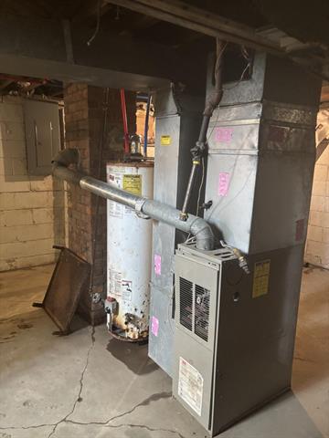 Builiding view five for 19436 Albany, Detroit, MI. 48234