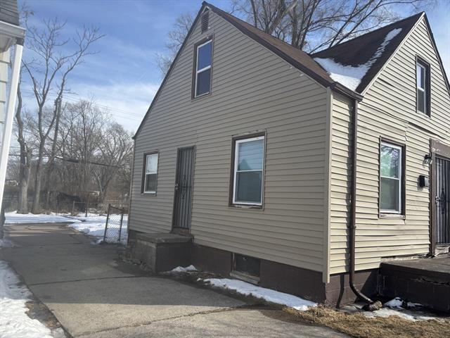 Builiding view two for 19436 Albany, Detroit, MI. 48234