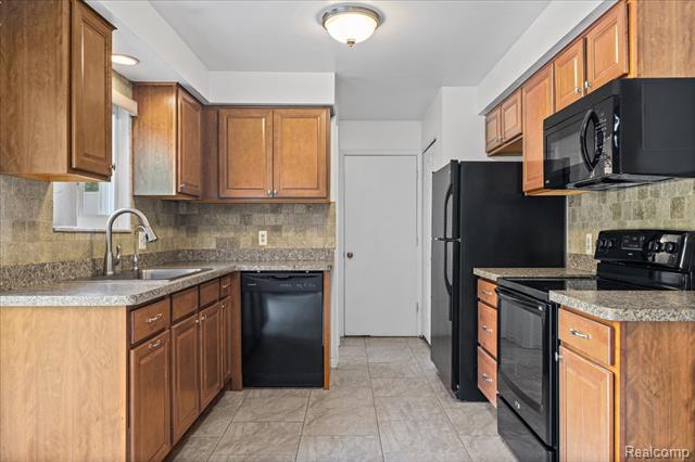Builiding view five for 226 Ruppert, Commerce Township, MI. 48382