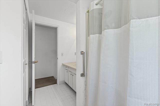 Builiding view fourteen for 226 Ruppert, Commerce Township, MI. 48382