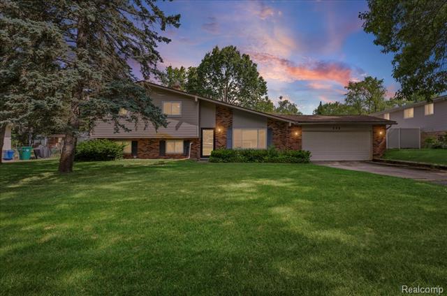 front view for 226 Ruppert St, Commerce Township, Mi. 48382