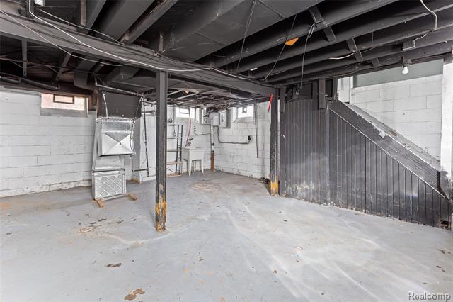 Builiding view sixteen for 12044 Forrer, Detroit, MI. 48227