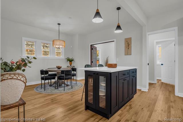 Builiding view fifteen for 838 Algonquin St, Detroit, MI. 48215