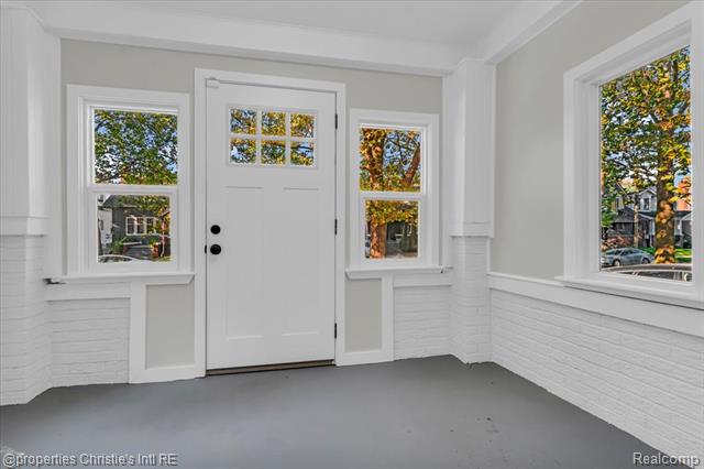 Builiding view five for 838 Algonquin St, Detroit, MI. 48215