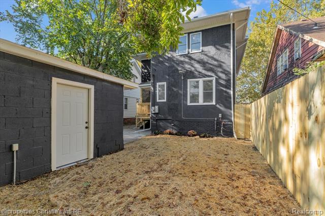 Builiding view thirty eight for 838 Algonquin St, Detroit, MI. 48215