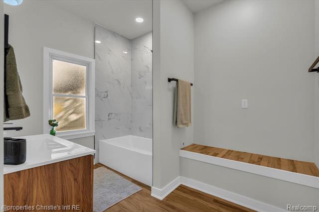 Builiding view thirty one for 838 Algonquin St, Detroit, MI. 48215