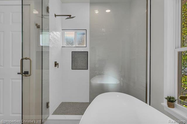 Builiding view twenty six for 838 Algonquin St, Detroit, MI. 48215